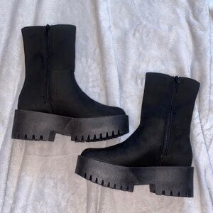 Nwt Platform booties